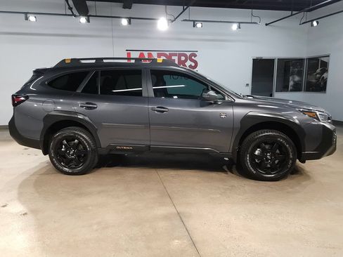 Used 2025 Subaru Outback Wilderness AWD/4WD image 8