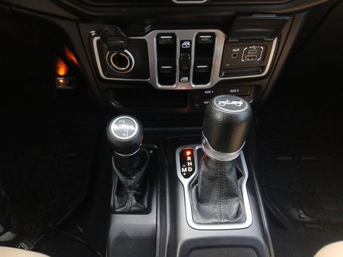 Used 2018 Jeep Wrangler Unlimited Sport S AWD/4WD image 10