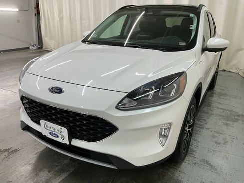 Used 2022 Ford Escape SEL w/ Technology Package FWD image 7