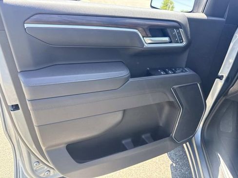 Used 2025 GMC Sierra 1500 SLT AWD/4WD image 19