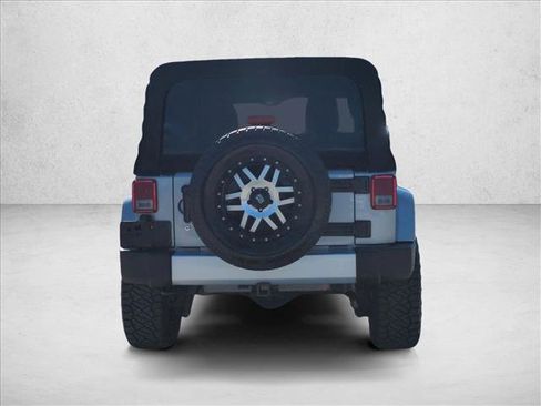 Used 2015 Jeep Wrangler Unlimited Sahara w/ Max Tow Package image 7