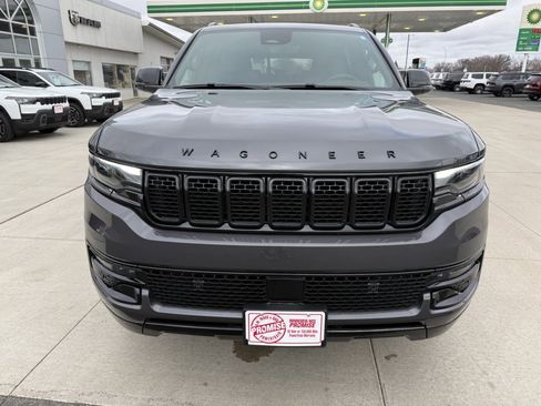 Used 2023 Jeep Wagoneer Series II image 3