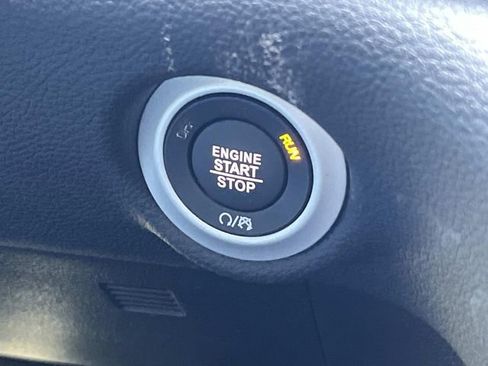 New 2026 Chrysler Pacifica Select image 34