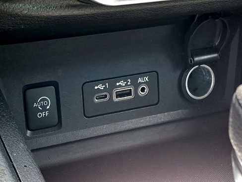 Used 2024 Nissan Sentra SV FWD image 22