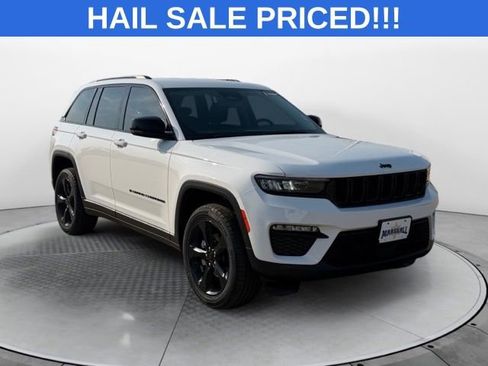 Used 2024 Jeep Grand Cherokee Limited w/ Black Appearance Package AWD/4WD image 1