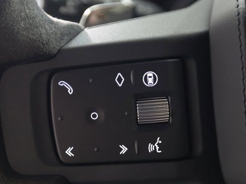 Used 2024 Land Rover Defender 90 V8 image 22