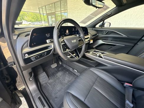 Used 2025 Cadillac Lyriq Luxury w/ LPO, Floor Liner Package AWD/4WD image 10