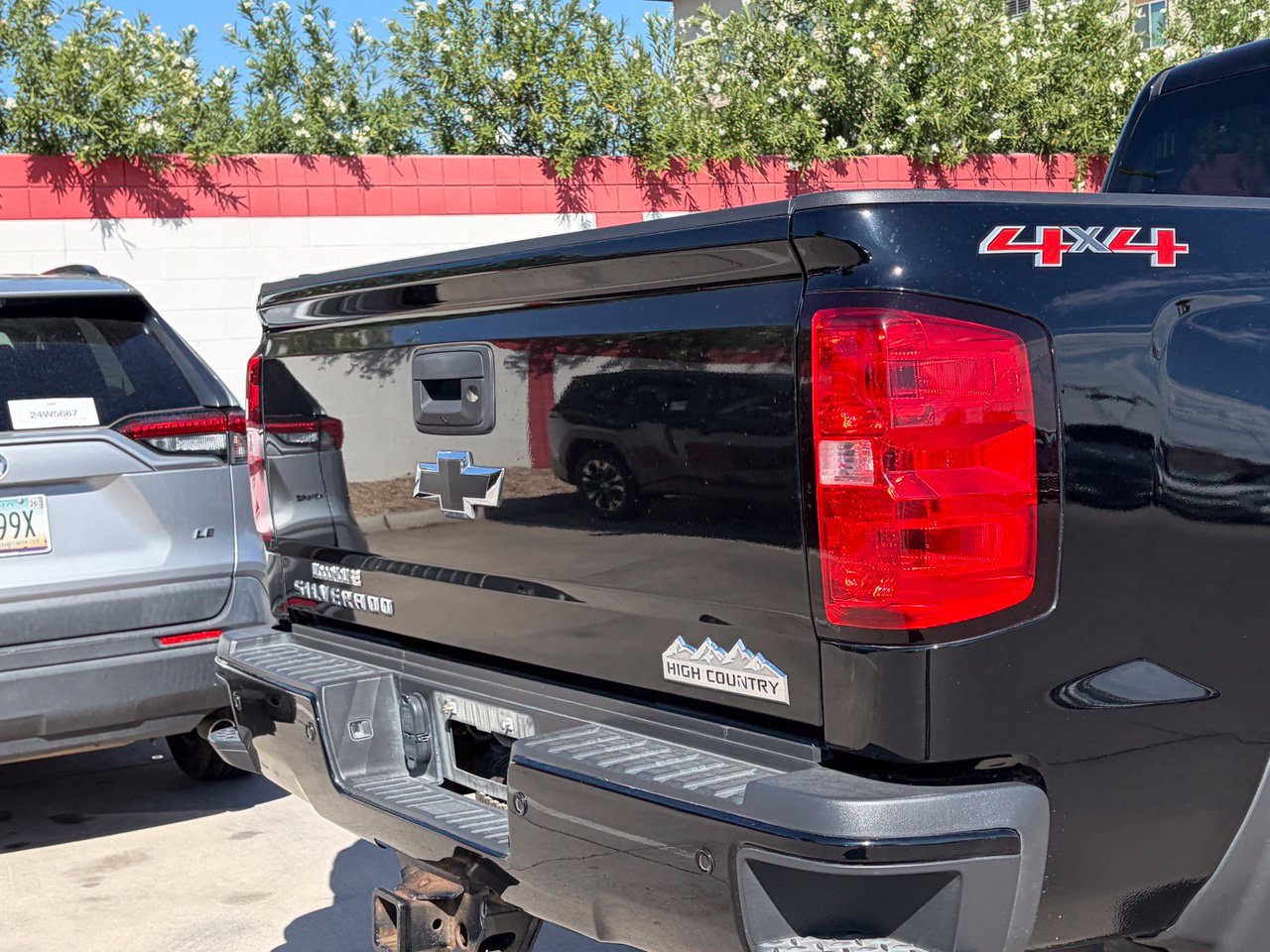 Used 2017 Chevrolet Silverado 2500 High Country w/ Duramax Plus Package AWD/4WD image 4