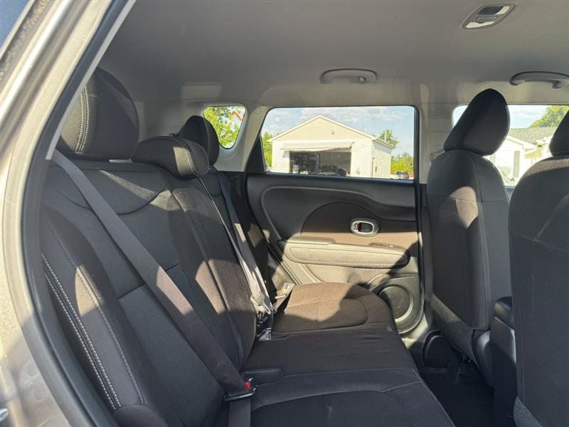 Used 2016 Kia Soul FWD image 11