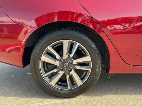 Used 2025 Nissan Versa SV image 8