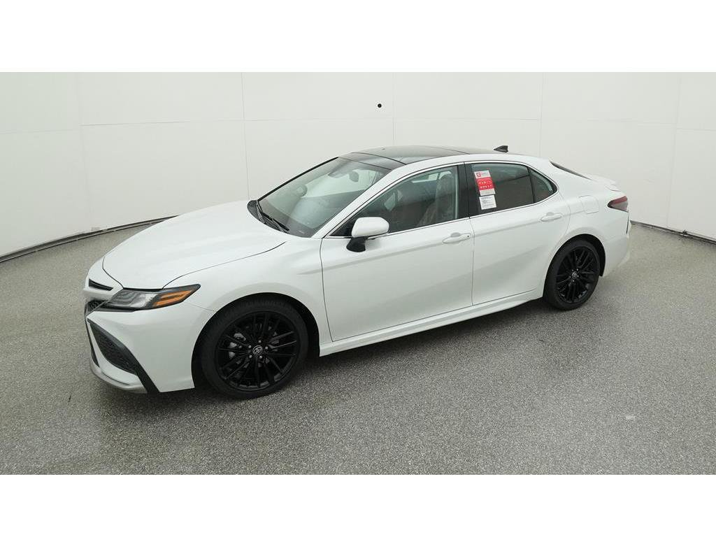 Used 2024 Toyota Camry XSE w/ Navigation Package FWD image 3