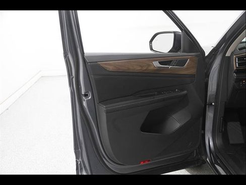 Certified 2024 Volkswagen Atlas SE AWD/4WD image 4