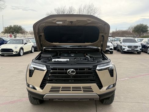 Used 2025 Lexus GX 550 image 27