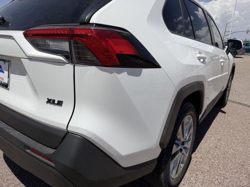 Used 2019 Toyota RAV4 XLE Premium w/ Carpet Mat Package FWD image 13
