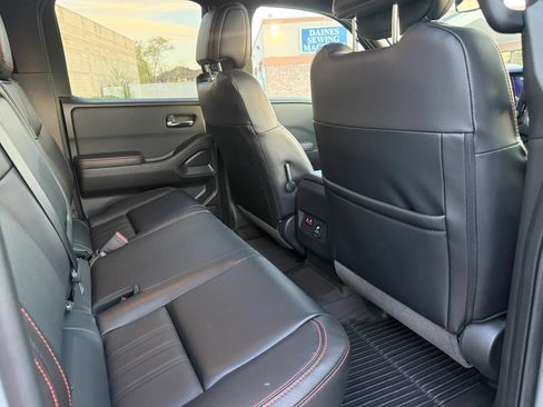 Used 2024 Nissan Frontier PRO-4X w/ Pro Premium Package AWD/4WD image 15