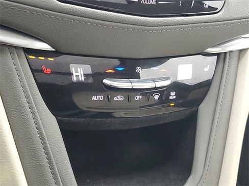 Used 2019 Cadillac XT5 Luxury image 27