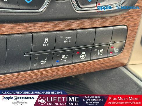 Used 2014 RAM 1500 Laramie RWD image 26