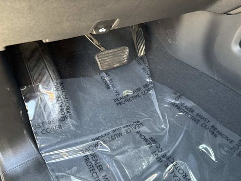 Used 2021 GMC Sierra 1500 AT4 image 17