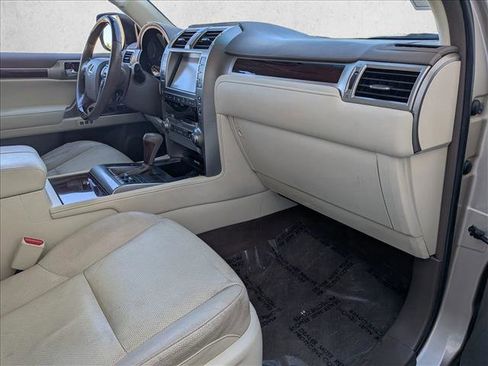 Used 2016 Lexus GX 460 w/ Premium Package AWD/4WD image 29