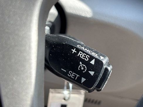 Used 2009 Toyota Camry LE FWD image 25