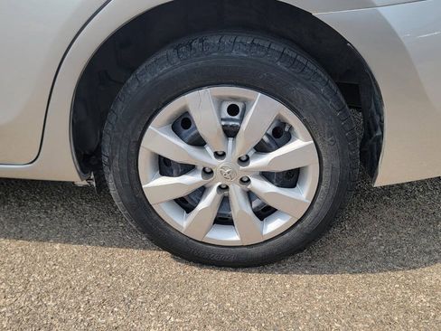 Used 2016 Toyota Corolla LE FWD image 12
