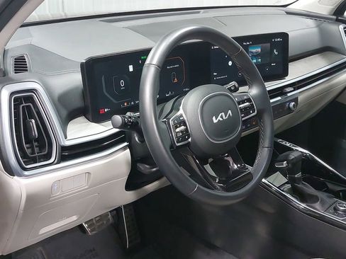 Used 2024 Kia Sorento SX image 18