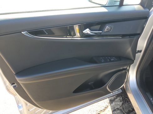 Certified 2023 Lincoln Nautilus Reserve image 10