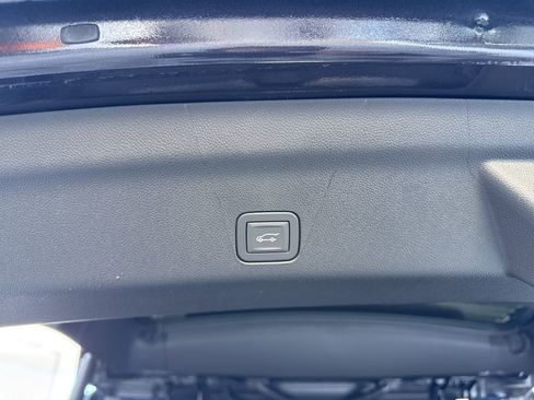 New 2026 Chevrolet Suburban High Country image 13