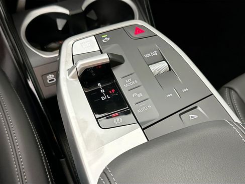 Certified 2025 BMW X1 xDrive28i w/ Premium Package image 9