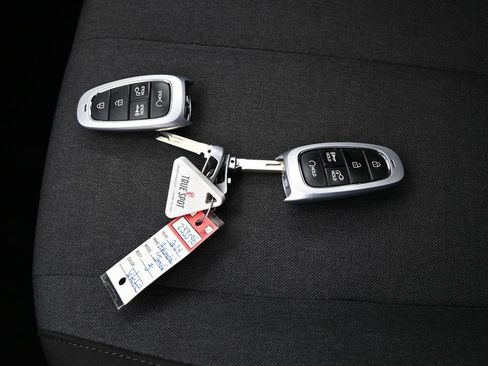 Used 2024 Hyundai Ioniq 5 SE RWD image 30