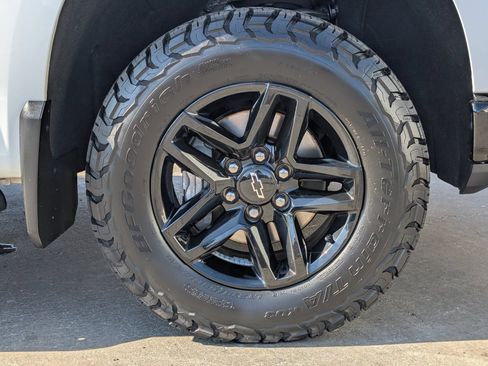 Certified 2020 Chevrolet Silverado 1500 LT Trail Boss AWD/4WD image 6
