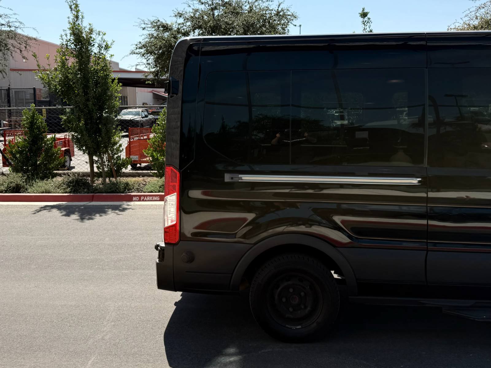 Used 2017 Ford Transit 350 XLT RWD image 5