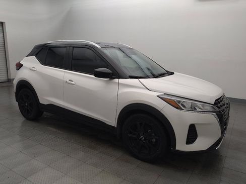 Used 2024 Nissan Kicks SV image 11