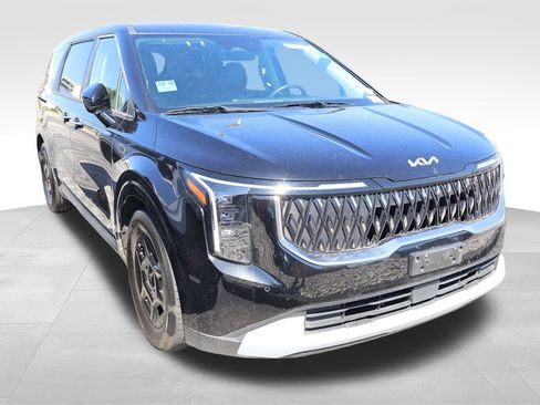 Used 2025 Kia Carnival FWD image 11