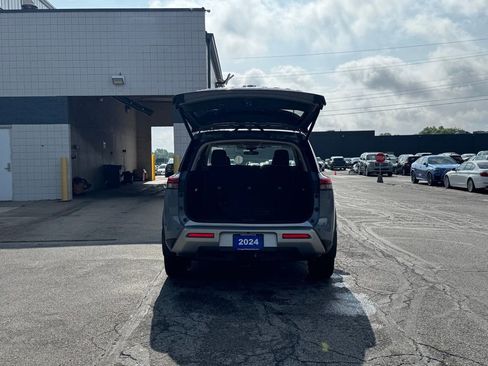 Used 2024 Nissan Pathfinder Platinum image 32