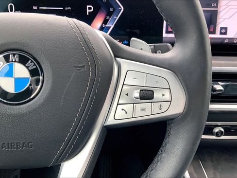 Certified 2025 BMW X7 xDrive40i w/ Premium Package image 17