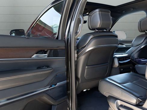 Used 2024 Jeep Grand Wagoneer L 4WD image 54