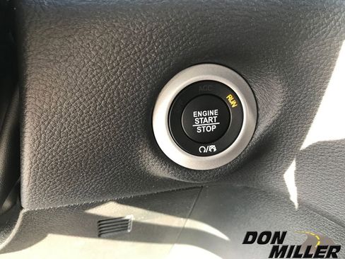 New 2026 Chrysler Pacifica Select image 20