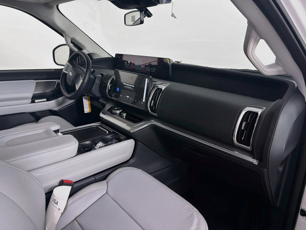 New 2027 Ford Expedition Platinum w/ Platinum Ultimate Package AWD/4WD image 26