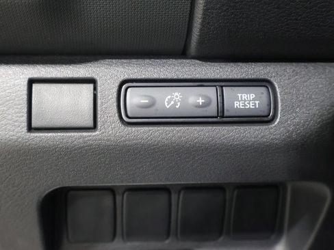 Used 2024 Nissan Frontier SV AWD/4WD image 30