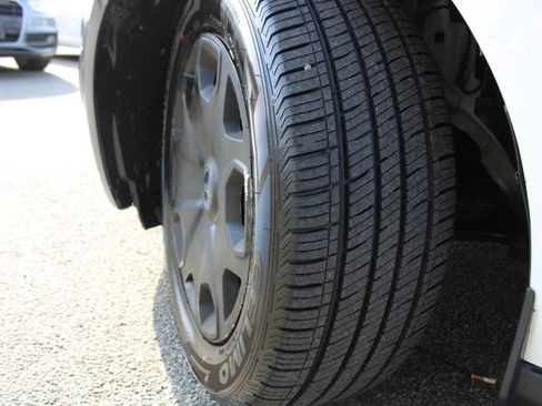 Used 2015 Ford Transit Connect XL image 14