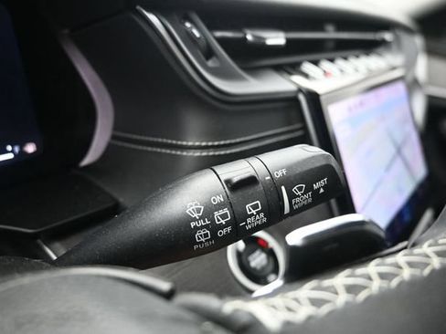 Used 2023 Jeep Grand Cherokee Limited w/ Black Appearance Package AWD/4WD image 24