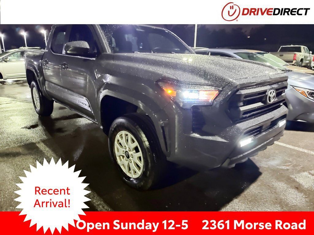 Used 2025 Toyota Tacoma SR5 AWD/4WD image 1