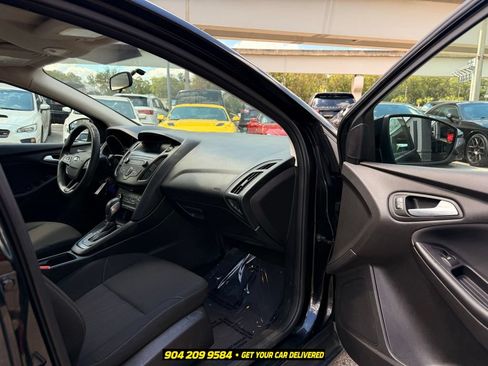 Used 2018 Ford Focus SE FWD image 32