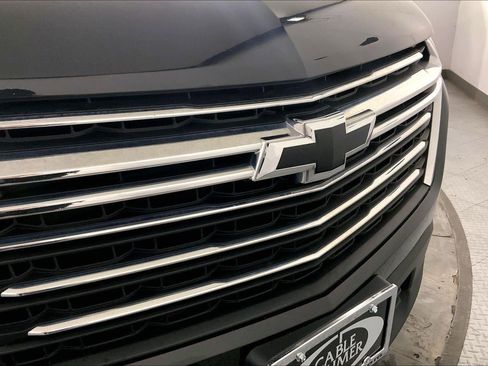 Used 2023 Chevrolet Traverse LT image 29