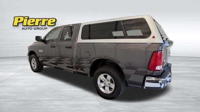 Used 2017 RAM 1500 ST w/ SXT Appearance Group AWD/4WD image 3