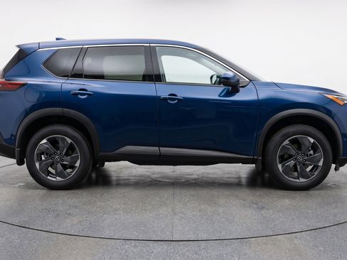 Used 2025 Nissan Rogue SV AWD/4WD image 11