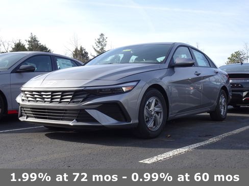 New 2026 Hyundai Elantra SE image 1