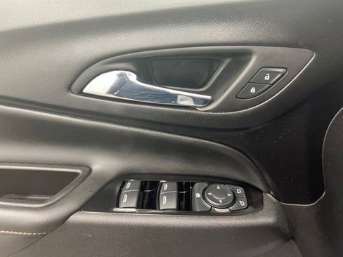 Used 2024 Chevrolet Equinox Premier AWD/4WD image 15