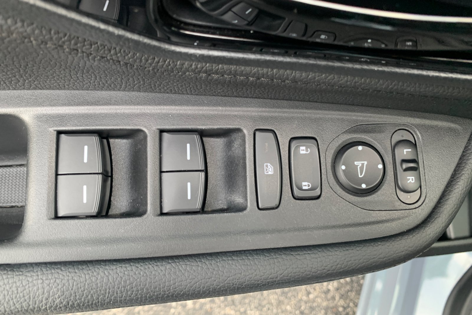 Certified 2024 Honda Odyssey Touring image 14